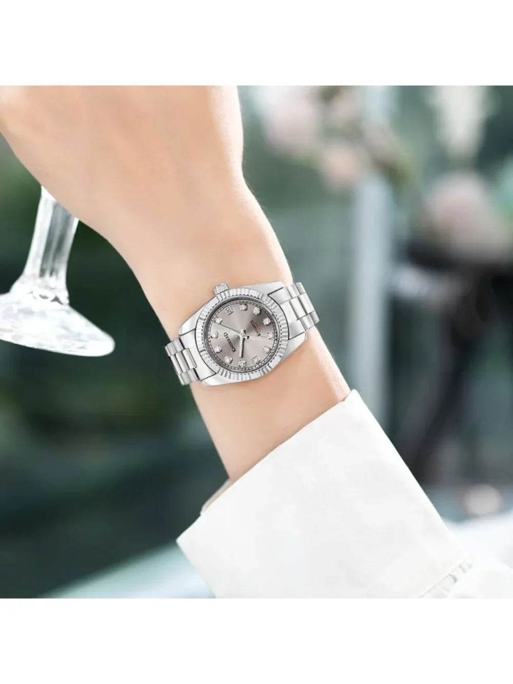 Elegant Women's Classic Dress Watch with Crystal Accents - Timeless Style